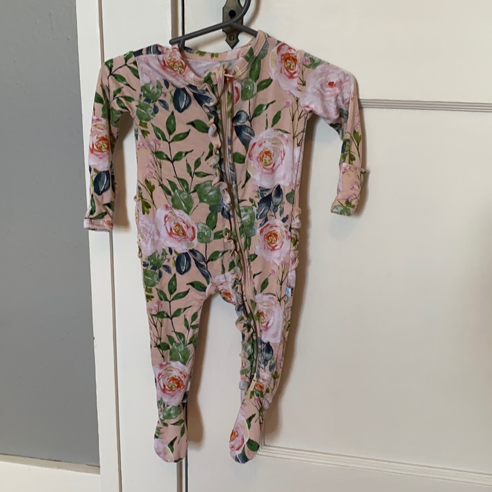 Posh Peanut 0-3 Floral Footie